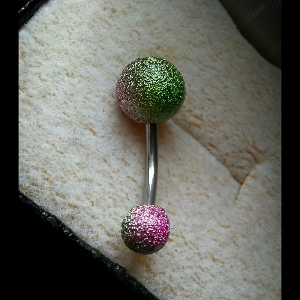 ✨💖*5/$15* Sparkly Stainless Belly Ring - Picture 3 of 8